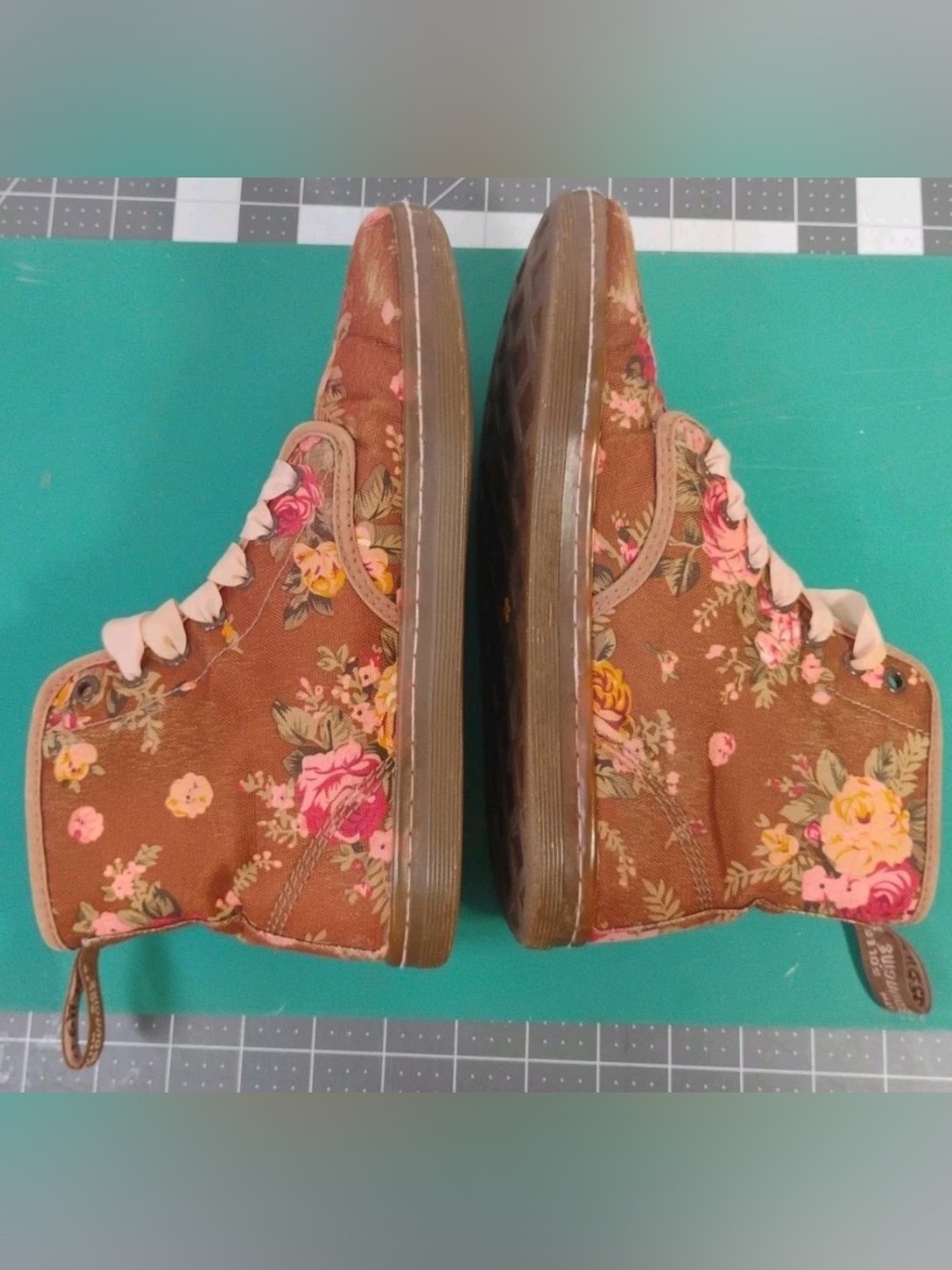 Dr Martens Floral Canvas Boots Brown Roses Lace Up Youth US 7 EU 38 - Picture 3 of 15